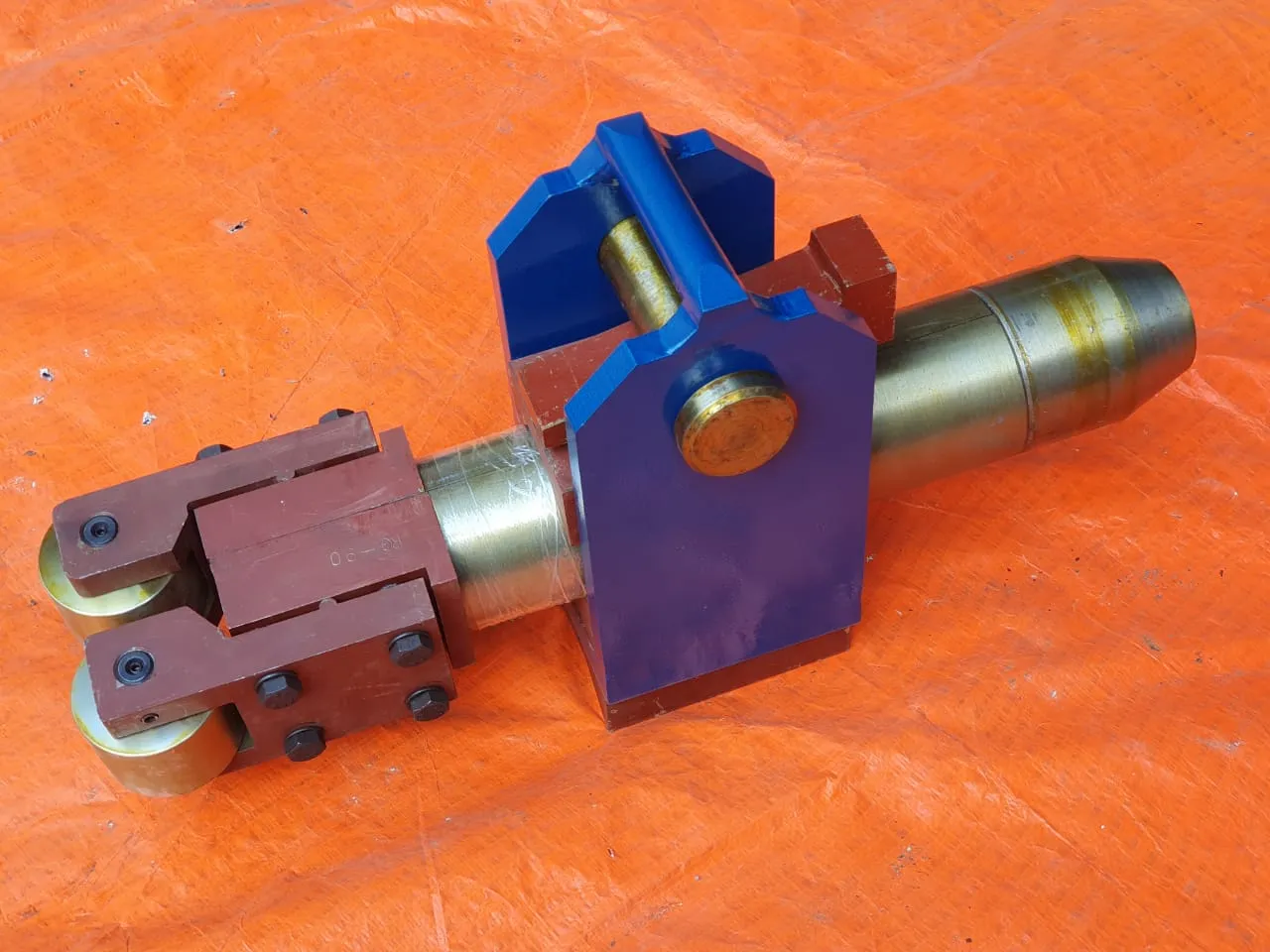 Guide box assembly with roller cartridge and entry bell